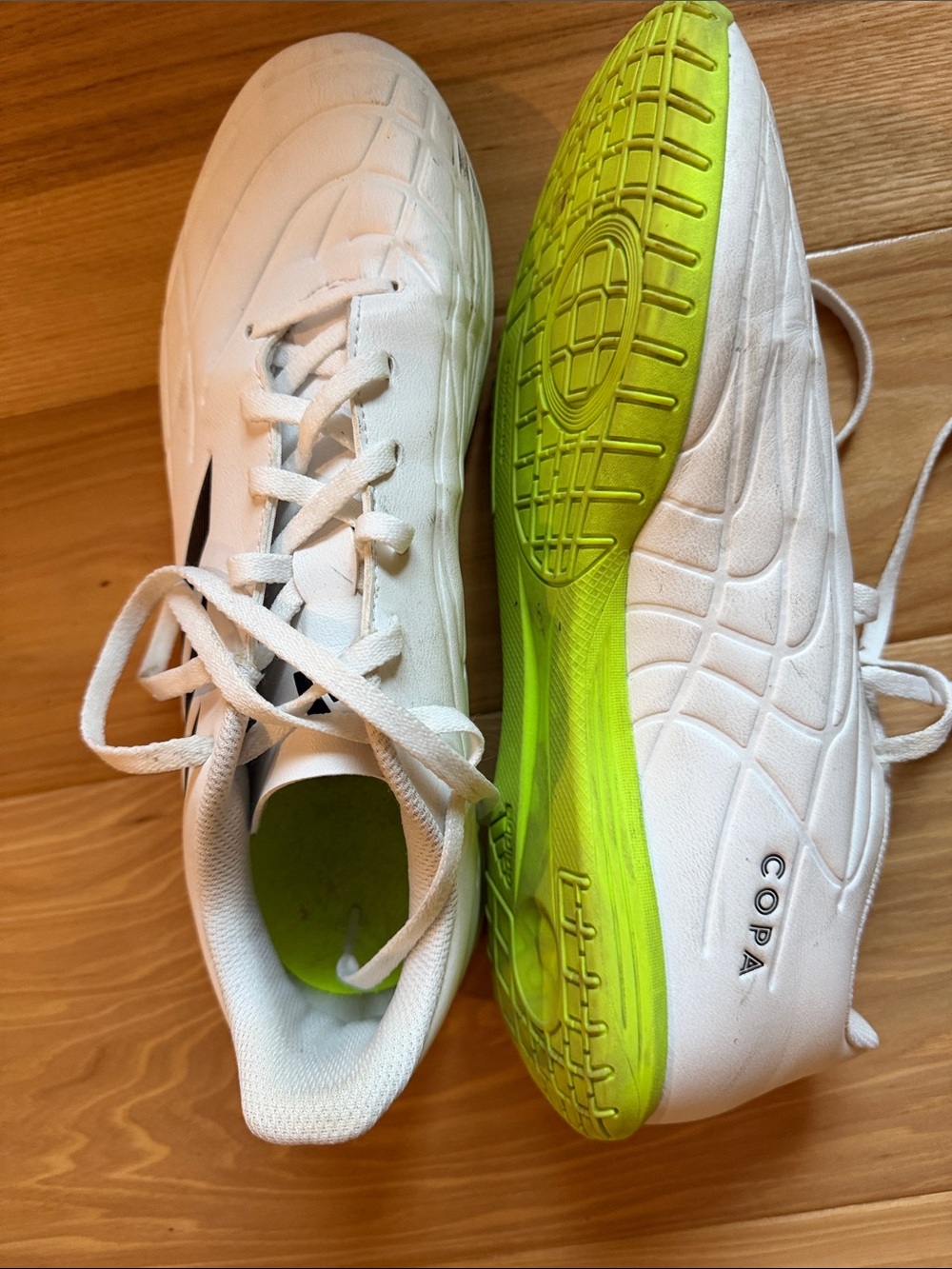 Men’s size 9 indoor soccer shoes